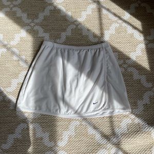 white dry fit nike tennis skort
